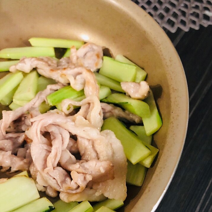 カリフラワーの茎と豚肉で☆中華風炒め